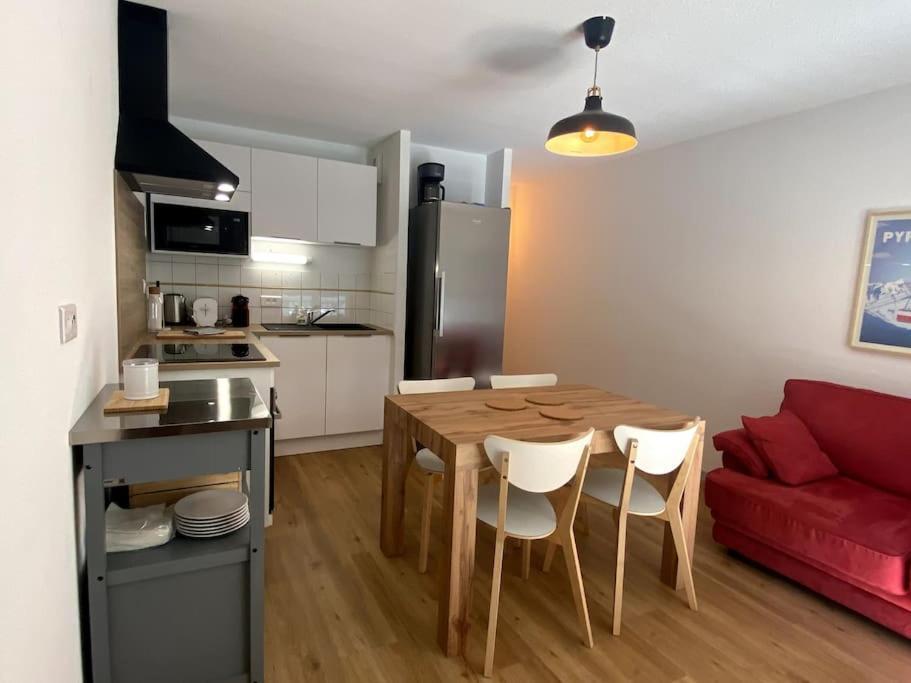 T3 Centre Ville Avec Parking, Balcon Et Wifi. 5P. Cauterets Exteriér fotografie